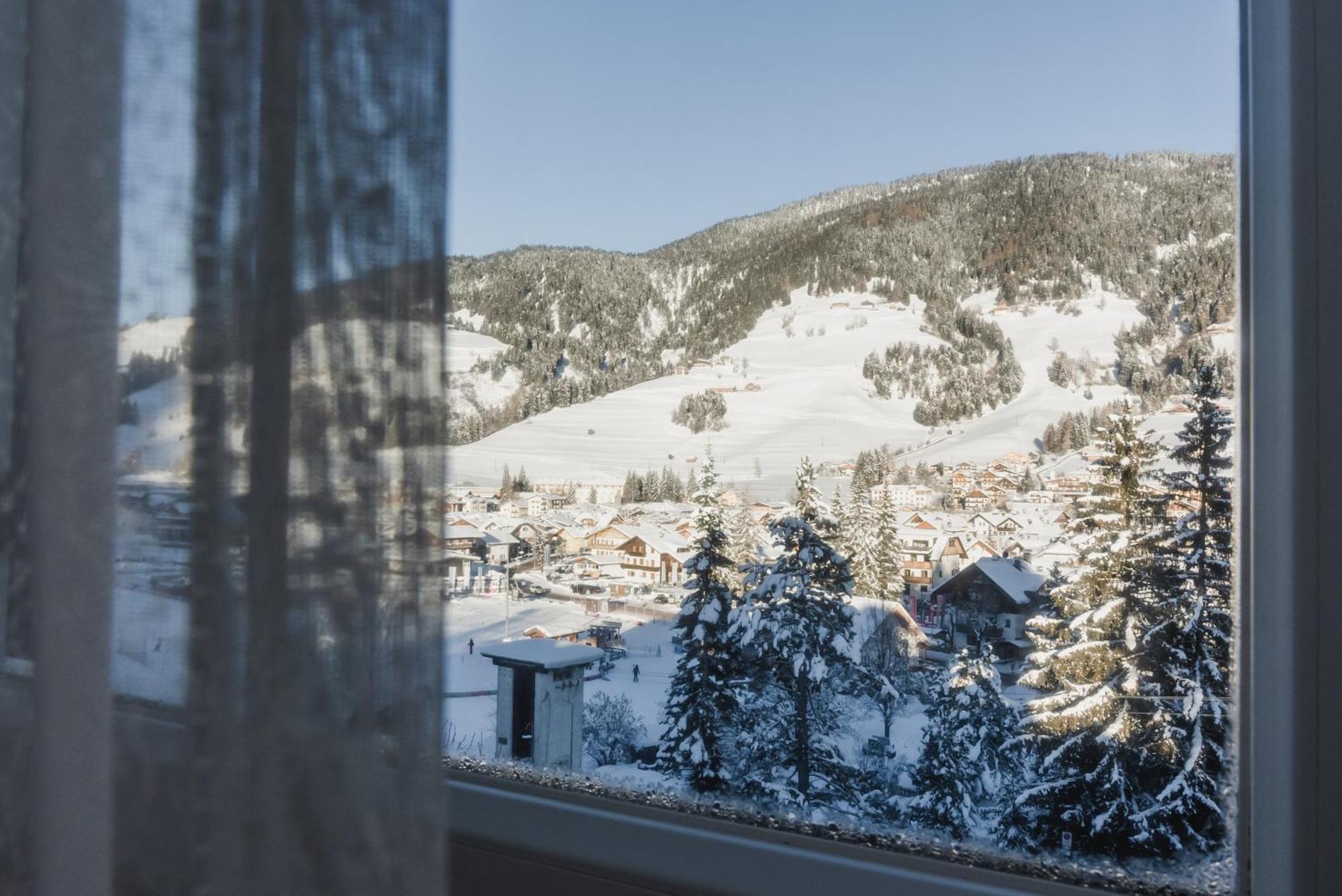 Hotel Villa Waldheim San Candido Exterior photo